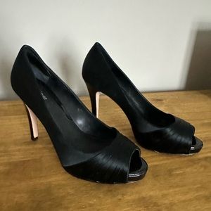 Black satin/patent pumps Size 8 White House Black Market